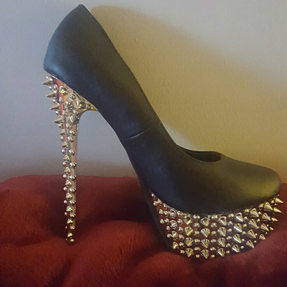 I have unworn heels,all brand new..